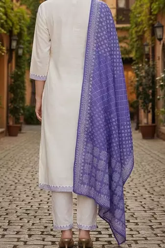 Women Ethnic Motifs Embroidered Regular Thread Work Pure Cotton Kurta with Trousers & With Dupatta