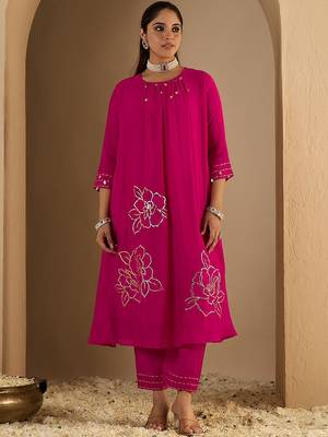 Women Floral Printed A-Line Kurta with Trousers 3