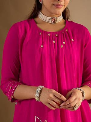 Women Floral Printed A-Line Kurta with Trousers 4