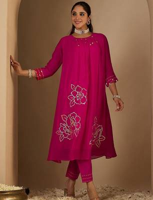 Women Floral Printed A-Line Kurta with Trousers 1