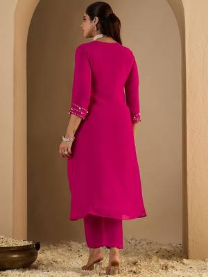 Women Floral Printed A-Line Kurta with Trousers 6