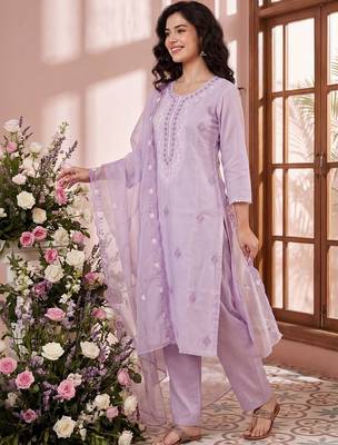 Women Ethnic Motifs Embroidered Regular Chikankari Kurta with Trousers & With Dupatta 3