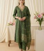 Women Ethnic Motifs Embroidered Regular Thread Work Kurta with Trousers & With Dupatta