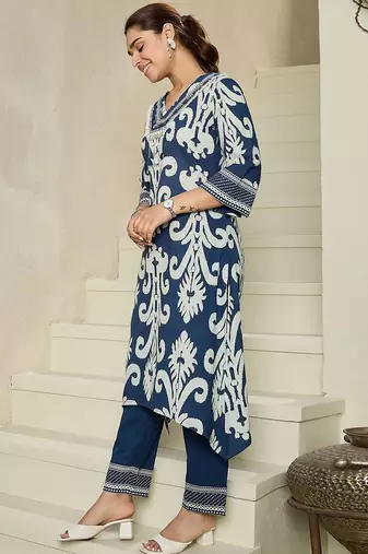 Floral Printed V-Neck Pure Cotton Kurta with Trousers