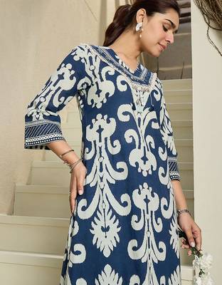 Floral Printed V-Neck Pure Cotton Kurta with Trousers 7