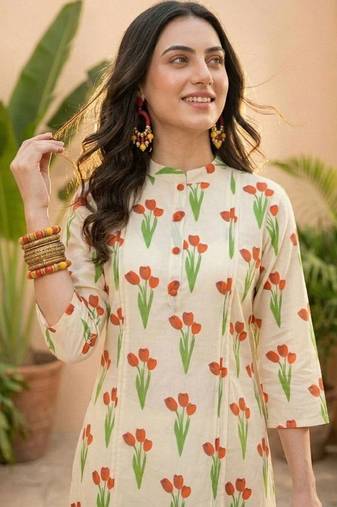 Women Floral Printed Regular Pure Cotton Kurta with Trousers