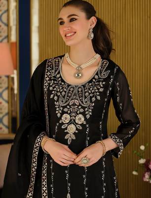 Women Paisley Embroidered Regular Beads and Stones Kurta with Palazzos & With Dupatta 5