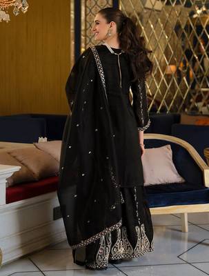 Women Paisley Embroidered Regular Beads and Stones Kurta with Palazzos & With Dupatta 7
