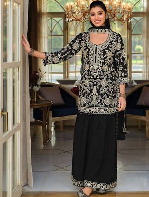 Women Floral Embroidered Regular Thread Work Kurta with Sharara & With Dupatta 1
