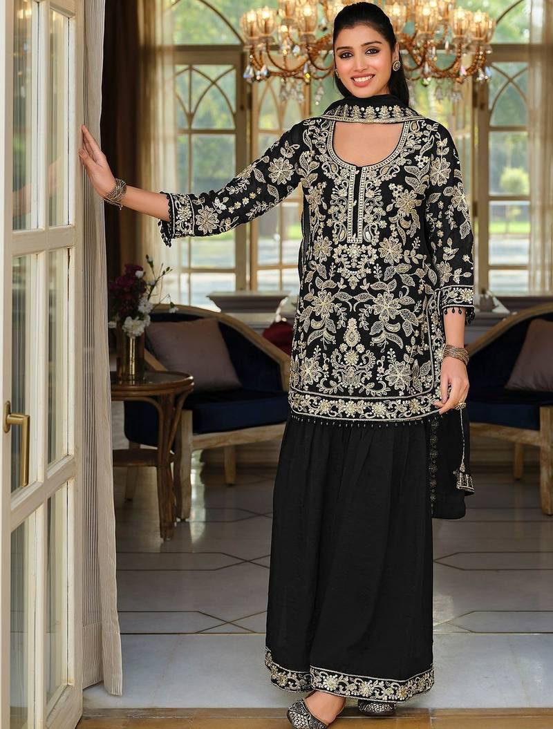 Women Floral Embroidered Regular Thread Work Kurta with Sharara & With Dupatta