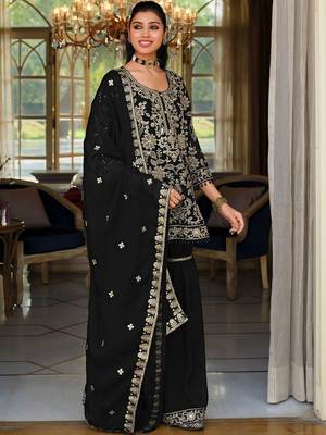 Women Floral Embroidered Regular Thread Work Kurta with Sharara & With Dupatta 3
