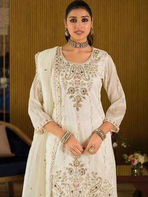 Women Ethnic Motifs Embroidered Regular Thread Work Kurta with Sharara & With Dupatta 4
