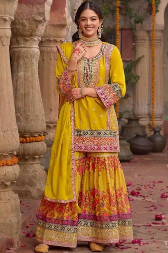 Women Floral Embroidered Regular Kurta with Sharara & With Dupatta
