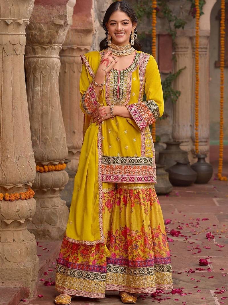 Women Floral Embroidered Regular Kurta with Sharara & With Dupatta