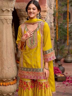 Women Kurta Sets 3