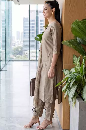 Women Ethnic Motifs Embroidered Regular Thread Work Kurta with Trousers & With Dupatta