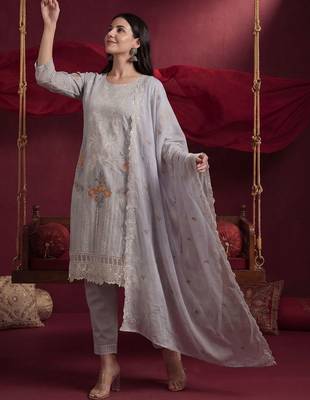 Women Floral Embroidered Regular Thread Work Pure Cotton Kurta with Trousers & With Dupatta 2
