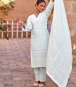 Floral Embroidered Thread Work Pure Cotton Straight Kurta With Trousers & Dupatta