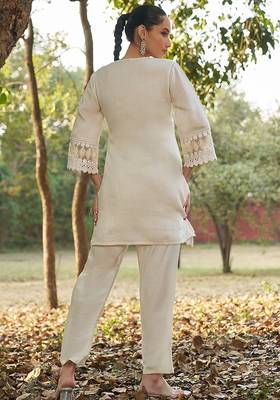 white floral embroidered regular thread work  cotton kurta with trousers 3