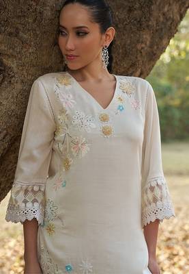 white floral embroidered regular thread work  cotton kurta with trousers 4