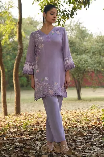 purple floral embroidered regular thread work  cotton kurta with trousers