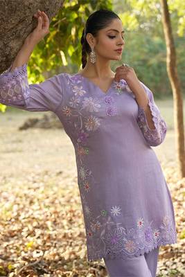 purple floral embroidered regular thread work  cotton kurta with trousers 3