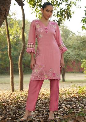 pink floral embroidered regular thread work  cotton kurta with trousers 1