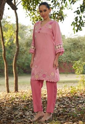 pink floral embroidered regular thread work  cotton kurta with trousers 2