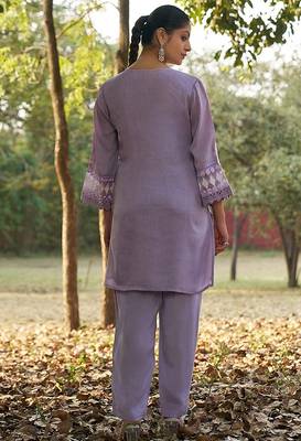 purple floral embroidered regular thread work  cotton kurta with trousers 4