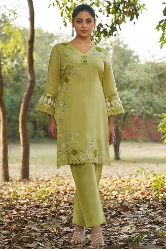 green floral embroidered regular thread work  cotton kurta with trousers