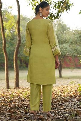 green floral embroidered regular thread work  cotton kurta with trousers 3