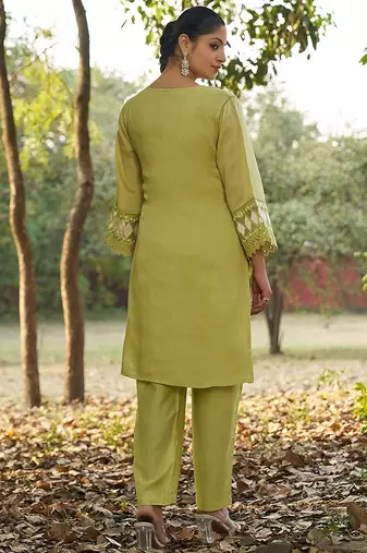 green floral embroidered regular thread work  cotton kurta with trousers