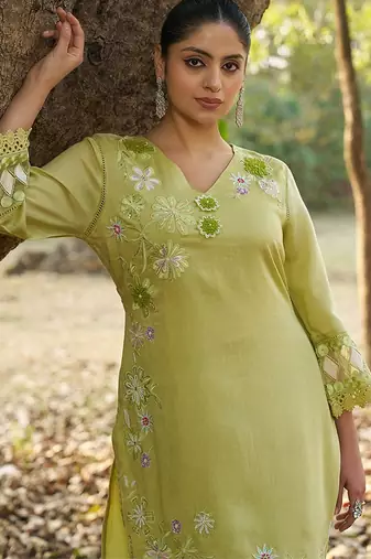 green floral embroidered regular thread work  cotton kurta with trousers