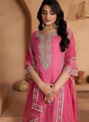 pink ethnic motifs embroidered regular zari work kurta with trousers & with dupatta 3