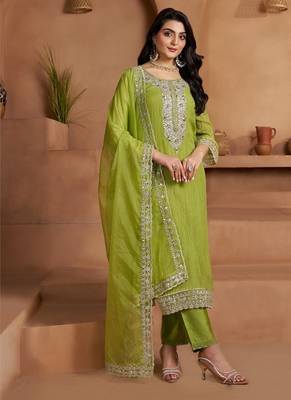 green ethnic motifs embroidered regular zari work kurta with trousers & with dupatta 1