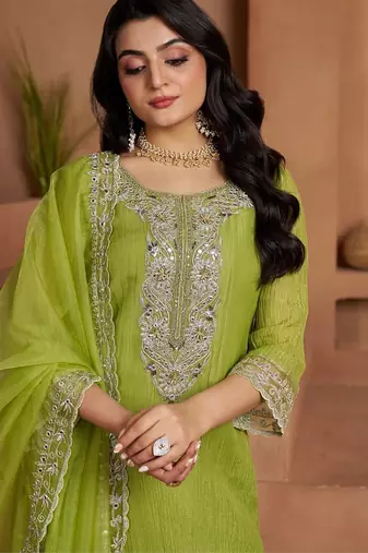 green ethnic motifs embroidered regular zari work kurta with trousers & with dupatta