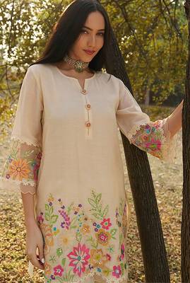 peach embroidered  cotton round neck kurti & trousers 4