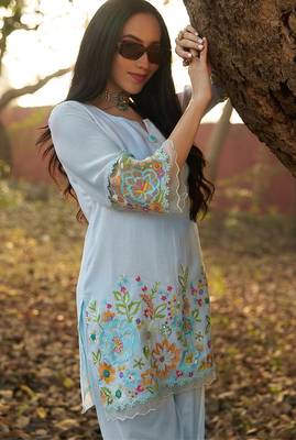 mint embroidered  cotton round neck kurti & trousers 4