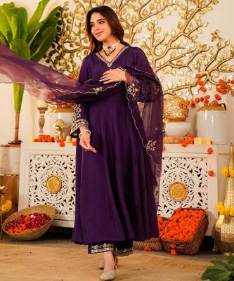 Women's Gorgeous Embroidery Work Viscose Chanderi Fabric Flared Anarkali Pant and Dupatta Set 4