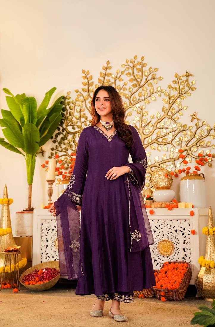 Women's Gorgeous Embroidery Work Viscose Chanderi Fabric Flared Anarkali Pant and Dupatta Set