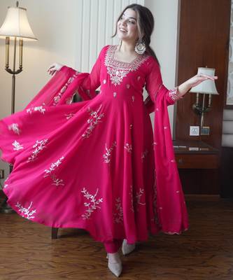Red faux georgette embroidered flared gown set 3