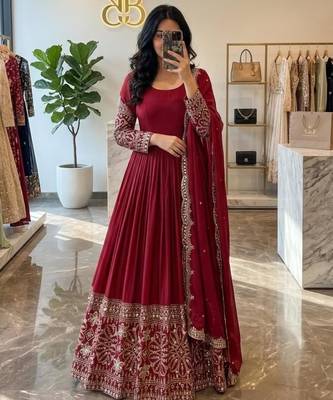 Red silk blend embroidered flared gown set 1