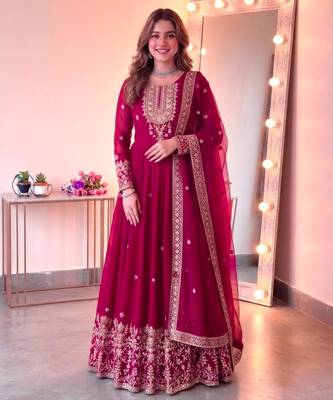 Red georgette embroidered flared gown set 3