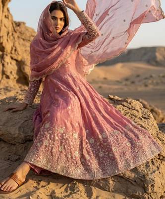 Pink silk blend embroidered flared gown set 2