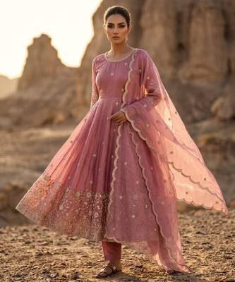 Pink silk blend embroidered flared gown set 3