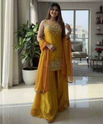 Yellow silk blend embroidered palazzo set 2