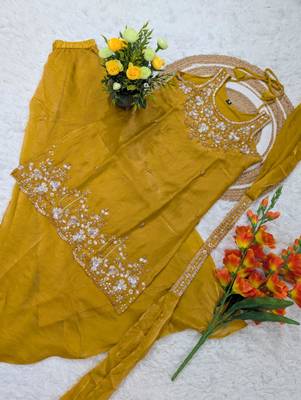 Yellow silk blend embroidered palazzo set 4