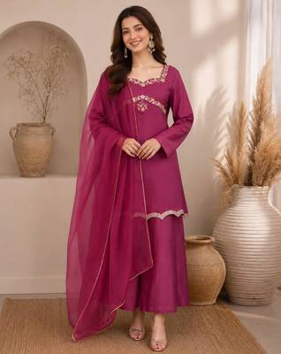 Pink silk blend embroidered palazzo set 3