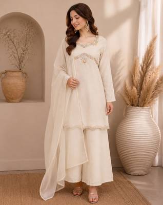 White silk blend embroidered palazzo set 2