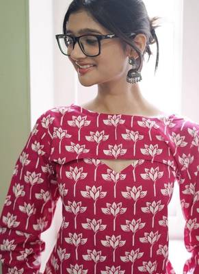 RUBY LOTUS: HAND-PRINTED COTTON SHORT KURTI WITH OVERLAY DETAIL 2